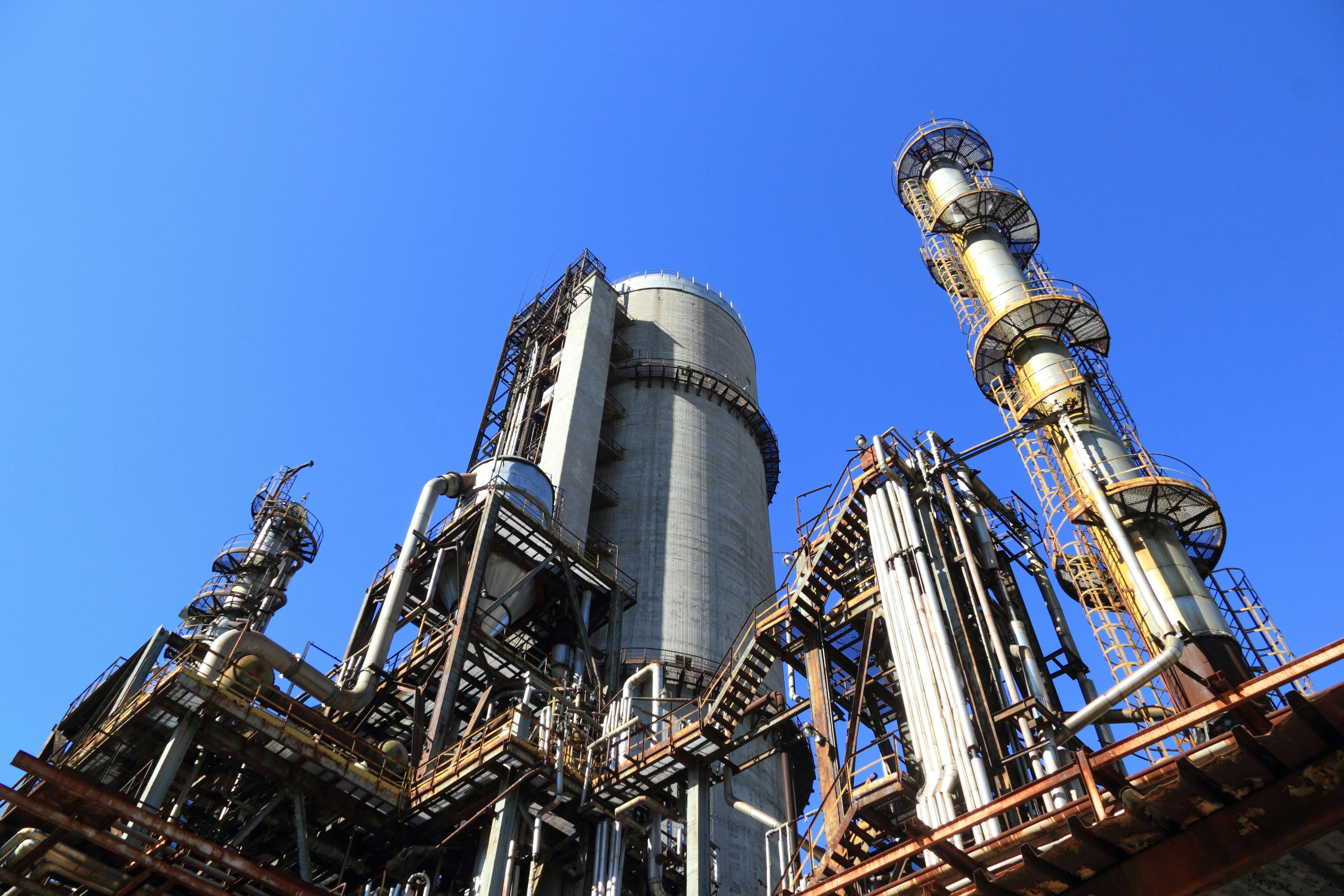 ALTADARK Oil Operations - Advanced drilling and pipeline infrastructure